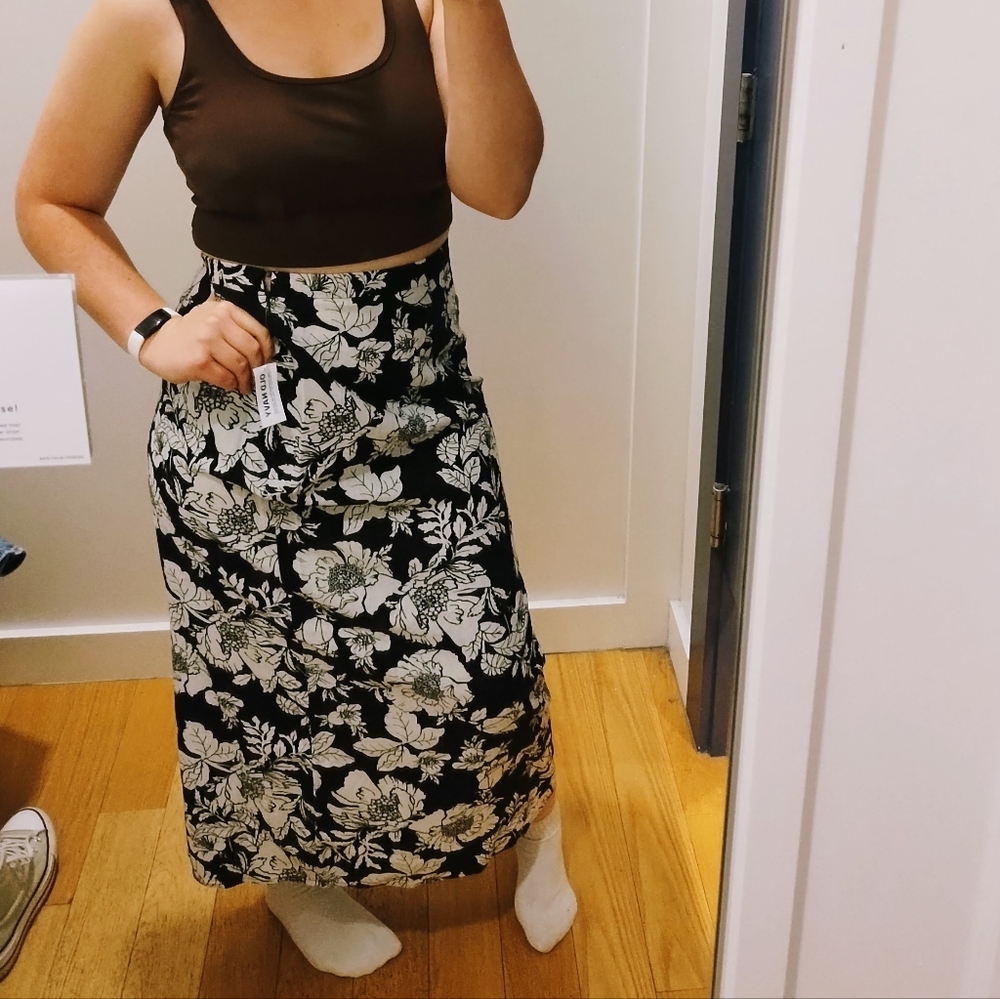 Old Navy Black and White Floral Midi Skirt